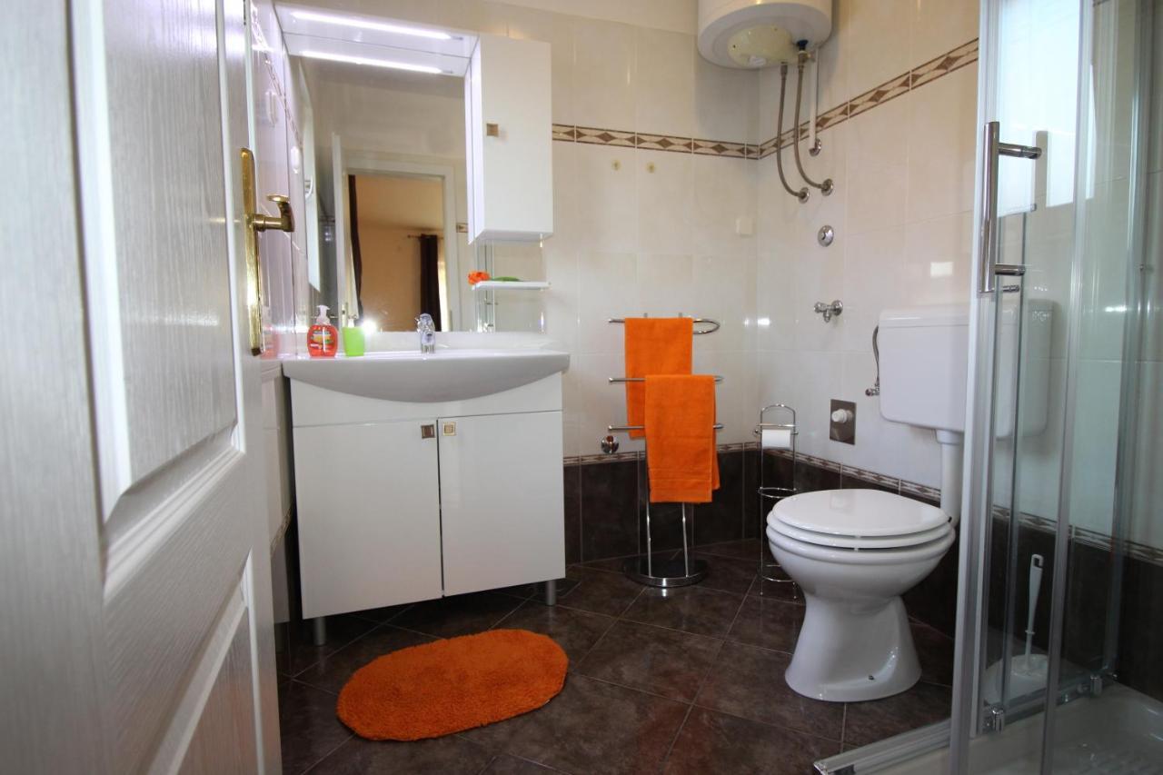קרק Apartmani Olea Krk מראה חיצוני תמונה