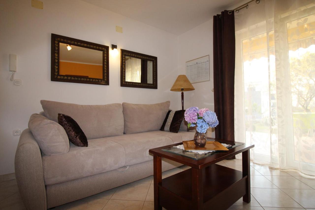 קרק Apartmani Olea Krk מראה חיצוני תמונה