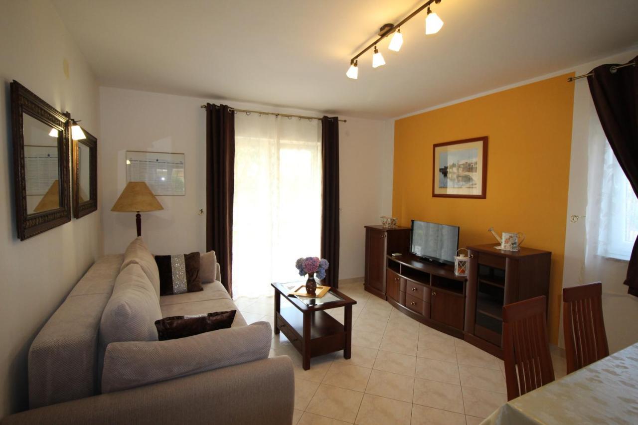 קרק Apartmani Olea Krk מראה חיצוני תמונה
