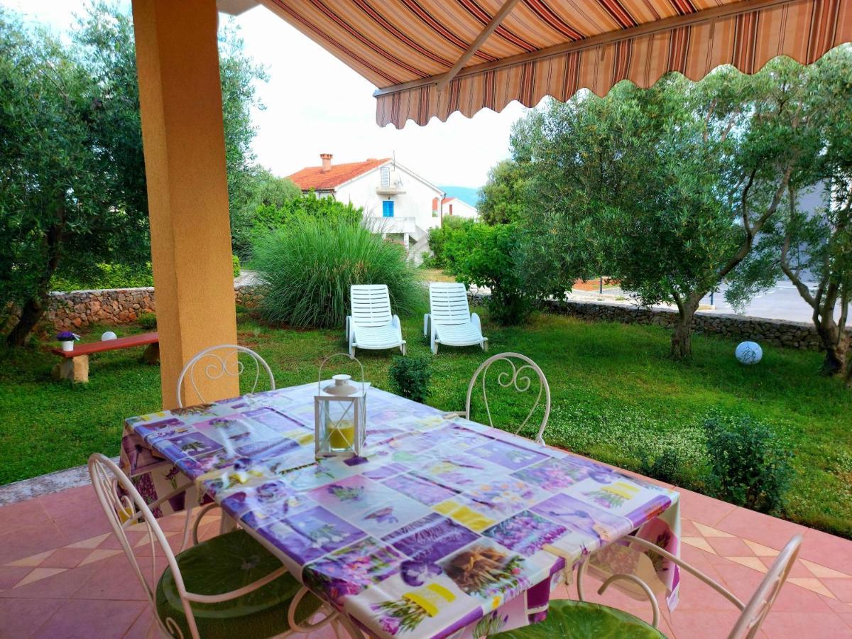 קרק Apartmani Olea Krk מראה חיצוני תמונה