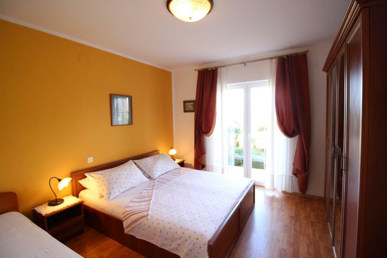 קרק Apartmani Olea Krk מראה חיצוני תמונה