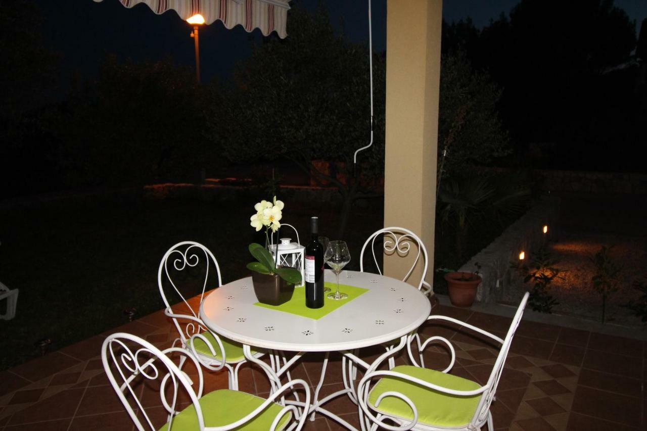 קרק Apartmani Olea Krk מראה חיצוני תמונה
